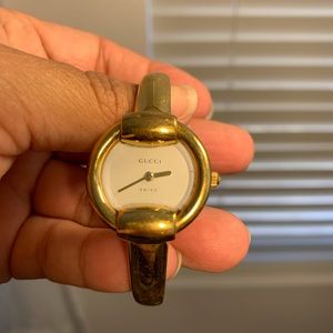 Vintage Gucci 1400L Watch Gold